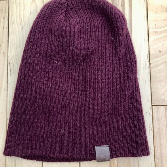 Winter tuque - Picture 2 of 2